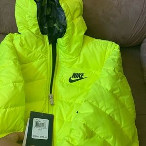 Nike sportswear jacket Kids size 5 Brand new
